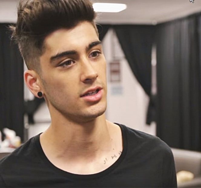 — Ocupă unul dintre locuri ca la scurt timp să sesizeze faptul că acţiunea îi fusese copiată - 01 Resisting a rough temptation