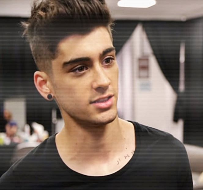 — Cunoştea, desigur, jocurile pe care localul le oferea, dar, ceea ce îl stopează din analizarea - 01 Resisting a rough temptation