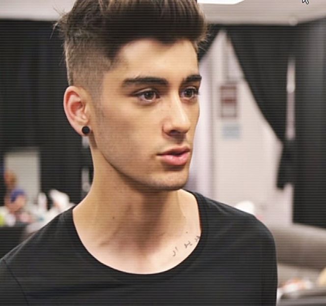 — Ajunge apoi plasat pe masă, lângă meniul predestinat lui. Cunoscându-şi oricum şi - 01 Resisting a rough temptation