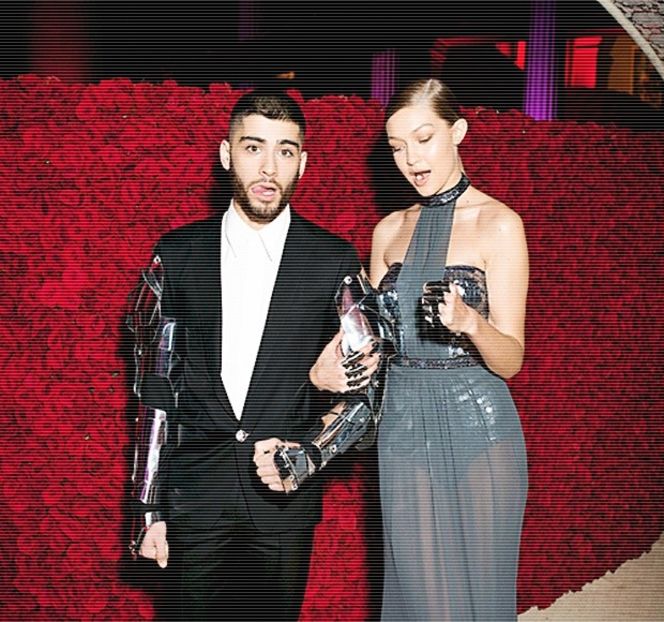 — Curios îi aşteaptă acesteia răspunsul, pe care la scurt timp îl şi primeşte. Bineînţeles - 01 Resisting a rough temptation