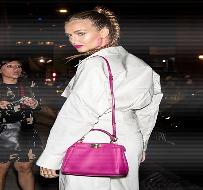 — Timpul pe care Zayn îl utilizează pentru a se gândi la o întrebare potrivită, ochii acesteia - 01 Resisting a rough temptation