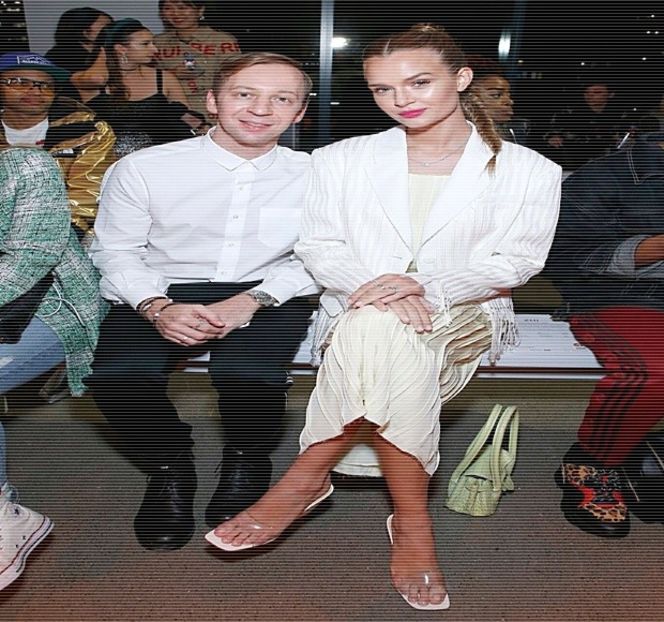 — Tot ea este cea care ajunge a vorbi, de această dată persistând în desfăşurarea jocului. - 01 Resisting a rough temptation