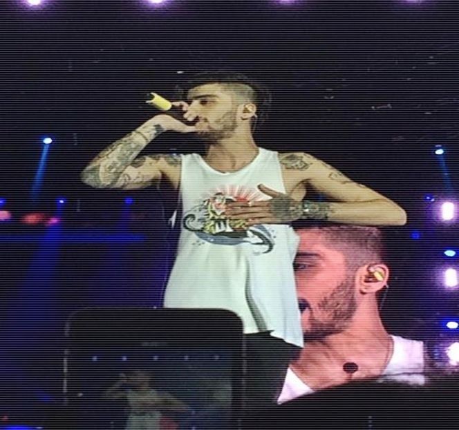 — Deplin atenţia, chiar dacă melodia actuală ce devenea tot mai proeminentă, reprezenta un - 01 Resisting a rough temptation