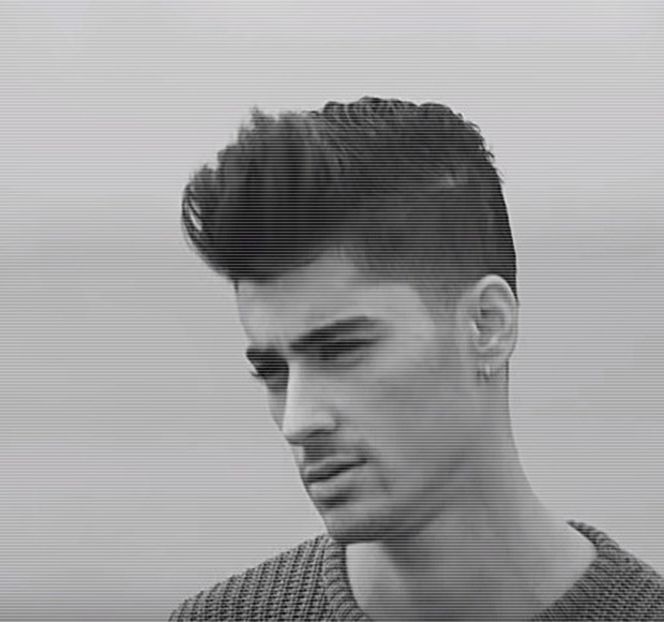 — Probabil, preluarea propriei comenzi, privind de altfel şi intens înspre zona în care - 01 Resisting a rough temptation