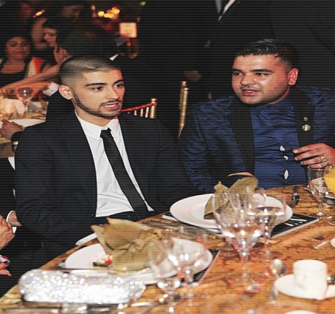 — Intenţionat ridică tonul, aruncând ulterior şi o ochiadă spre masa ocupată de către bărbat, - 01 Resisting a rough temptation