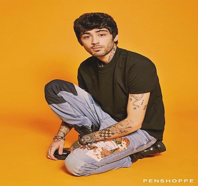 — Într-adevăr, aruncase diferite ochiade pe ici, pe colo, pe parcursul în care Josephine era - 01 Resisting a rough temptation