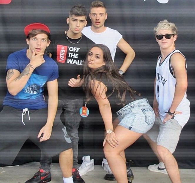 — Finalmente, şatena se reîntoarce într-un moment al succesului, un contact garantat - 01 Resisting a rough temptation