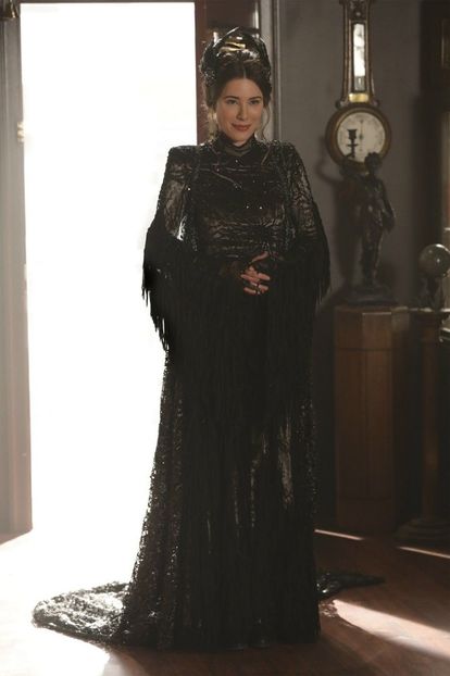 Jaime Murray-Black Fairy Fiona - Once upon a time