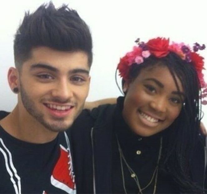 — Sprâncene, sperând că-şi va încheia ideea odată cu apariţia diverselor sunete din partea - 01 Resisting a rough temptation