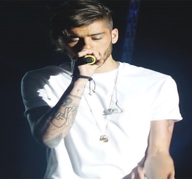 — Vocea şatenei ce răsună în clipa următoare dintr-o anumită direcţie îi cauzează automata - 01 Resisting a rough temptation