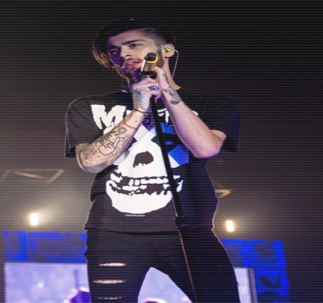 — Întoarcerea subită a acesteia are ca urmare transformarea prin care expresia ei facială - 01 Resisting a rough temptation