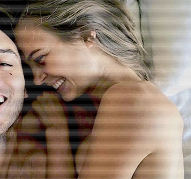 — O ultimă apropiere iniţiată de către Zayn îi stimulează sporirea bătăilor inimii, ba chiar - 01 Resisting a rough temptation