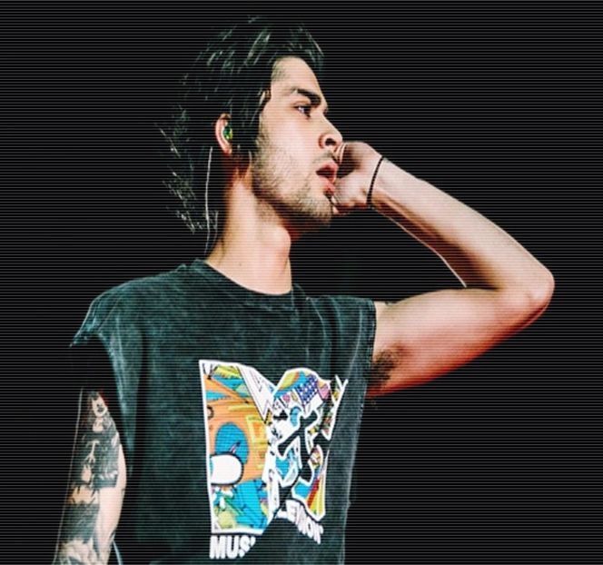 — De a-și dezvolta starea încărcată de satisfacție prin rânjetul abordat pe buze și unirea - 01 Resisting a rough temptation