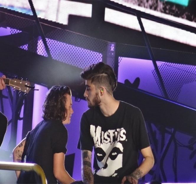 — Resimțit sfârșește prin poziționarea ei peste capacul lăzii respective, fără ca măcar să - 01 Resisting a rough temptation