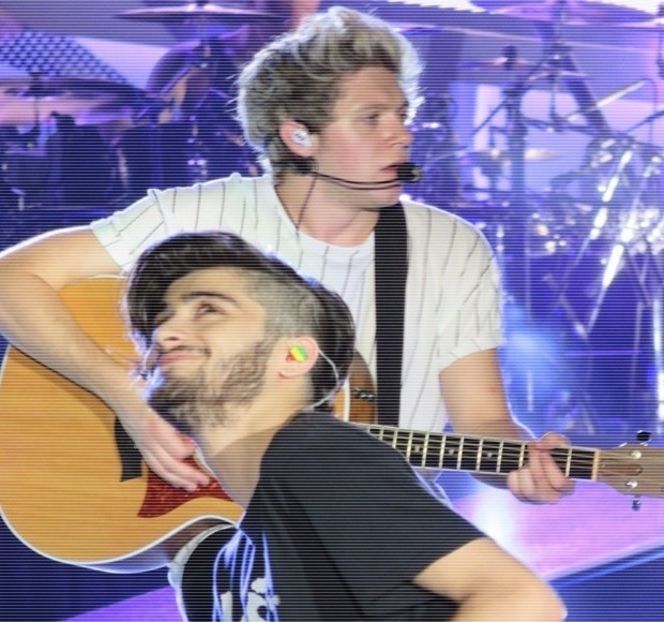 — Ei, dar mai apoi urcând spre talie. Guri extrem de mici de aer se petrec pe parcursul înlănțuirii - 01 Resisting a rough temptation