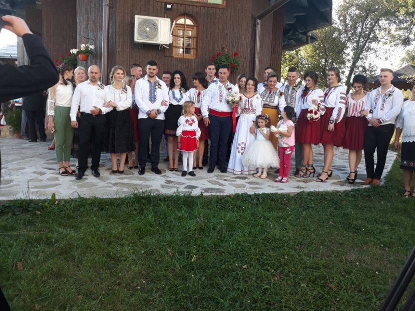  - Sectiunea 1C-Porumbei albi pentru evenimente