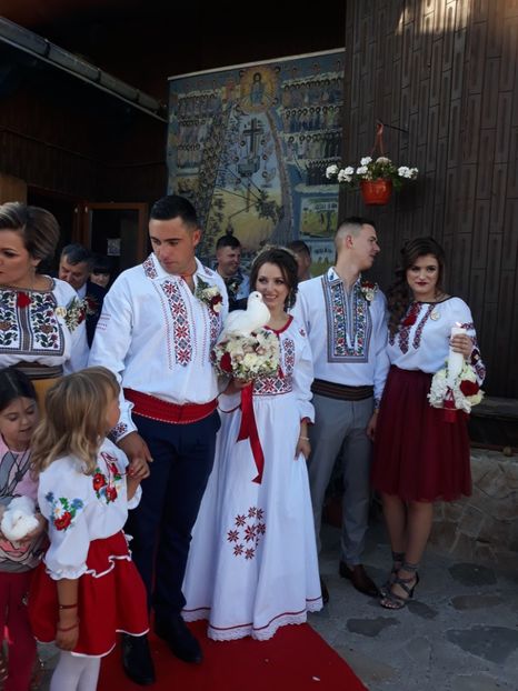  - Sectiunea 1C-Porumbei albi pentru evenimente