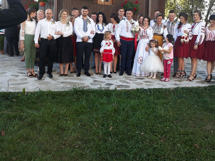  - Sectiunea 1C-Porumbei albi pentru evenimente