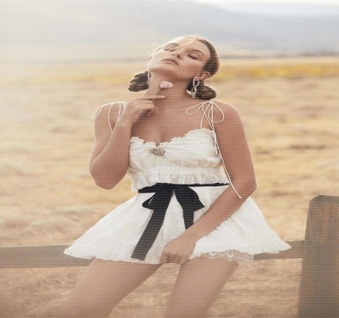 — Destul de brutal pieptul, de această dată chiar înaintând câţiva paşi spre el. „Şi ştiai asta! - 02 Tender nights underneath us