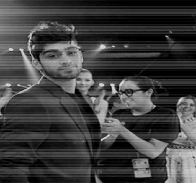 — Ritoare la informație neașteptată pe care el i-o oferise nu cu mult timp în urmă, însă nu ar fi - 02 Tender nights underneath us