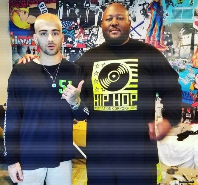 — În ciuda faptului că privirea i se afla constant asupra chipului acesteia, şi chiar dacă într- - 02 Tender nights underneath us