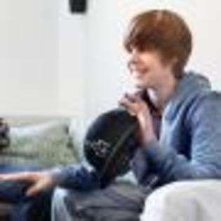 Justin_Bieber_1260102813_0 - justin bieber