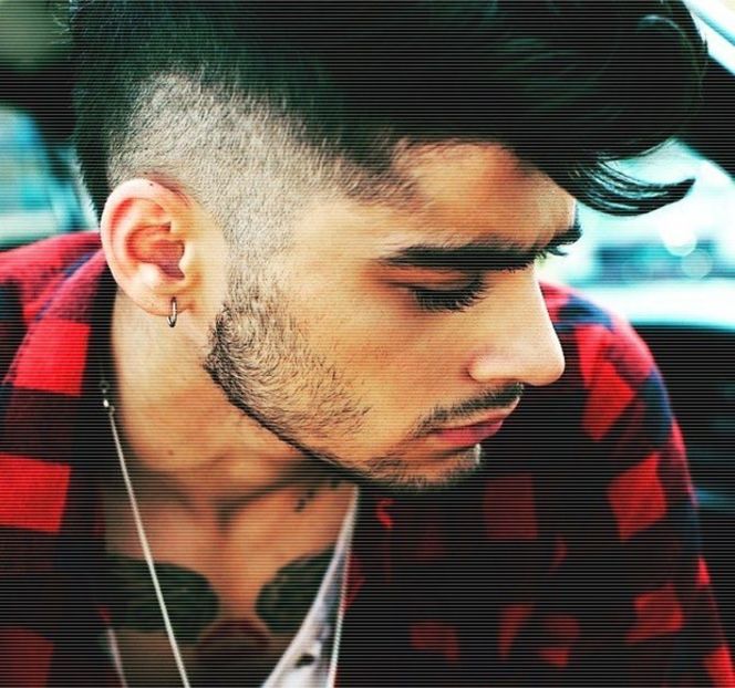 — Îndată ce palmele şi le aruncă până ce obrajii i-i cuprinde cu acestea. Deşi degetele lui - 02 Tender nights underneath us