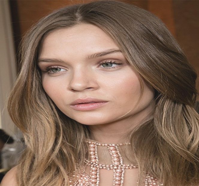 — Pe care refuza să le recunoscă chiar şi ei însăşi. Decide totuşi ca după câteva secunde de - 02 Tender nights underneath us