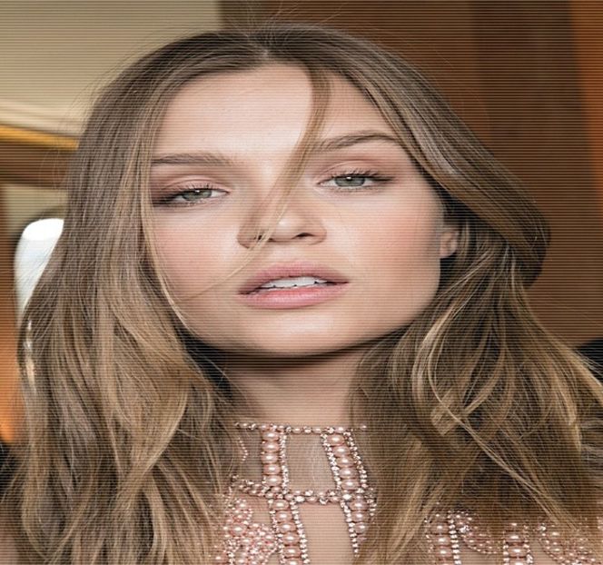 — Început, frază urmată de schiţarea unui mic zâmbet aproape insensizabil. „Te iert pentru - 02 Tender nights underneath us