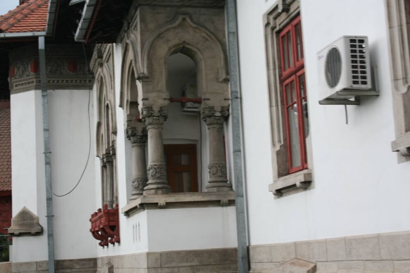 casa Iunian din Tg Jiu, muzeul T Arghezi.jpg5 - case si locuinte