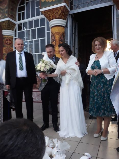  - Sectiunea 1C-Porumbei albi pentru evenimente