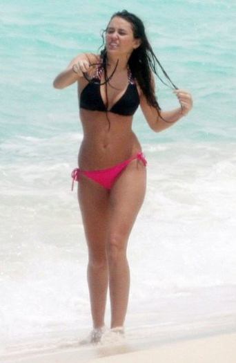 miley-cyrus-bikini-6.0.0.0x0.417x640