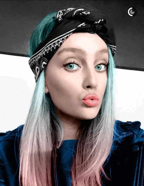  - 001a Perrie