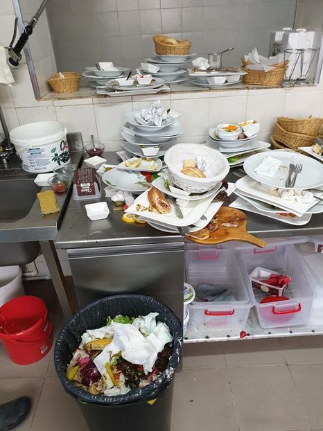 bucatarie conac - FOSTUL SPITAL DE BOLI PSIHICE CRONICE ROCK CLUB BORSA MARAMURES resedinta privata