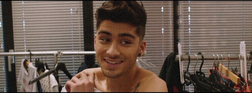 limbii peste buza inferioară, producând o scurtă şi aproape sesizabilă legănare a capului. - 01 Pensando en lo que te haría