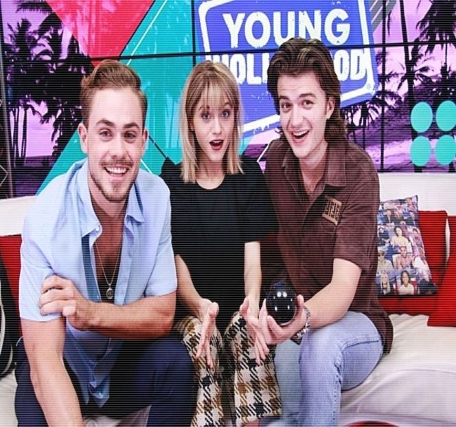 — Chicoteli, pe care, undeva în sinea lui le găsea uşor enervante, însă asupra cărora nu aloca - 02 Tender nights underneath us