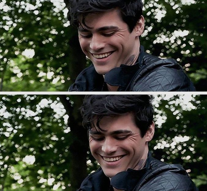 ▐ „Mhh, să zici mersi că n-a fost mai rău. Așa mică cum o vezi are o forță ...” mă bufnește - S01E01 I licked it so its mine