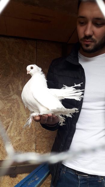 E8EC8434-A0BF-424D-8870-4F232C2EB20B - Contact