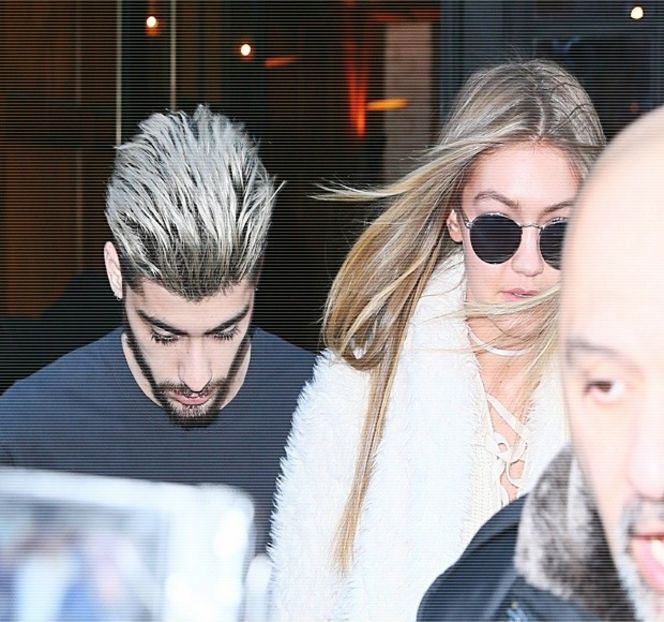 — Siluetele celor doi în cel mai bun prim-plan posibil, astfel câteva poze fiind efectuate. - 02 Tender nights underneath us