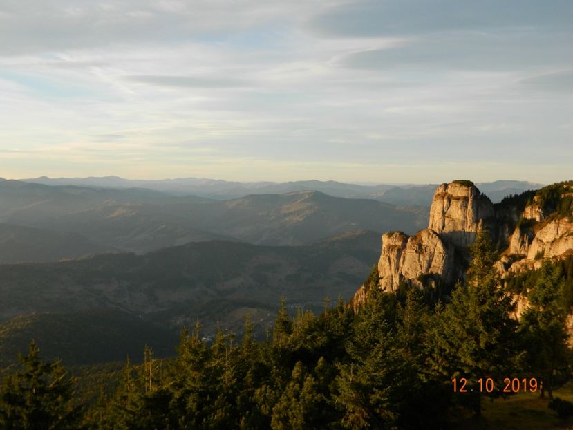  - CEAHLAU octombrie 2019-un loc de vis