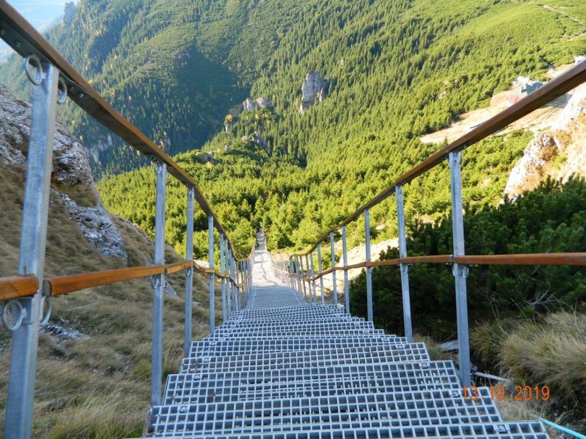  - CEAHLAU octombrie 2019-un loc de vis