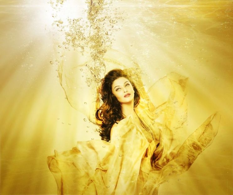 12firstphotoshoot000 - Aishwarya