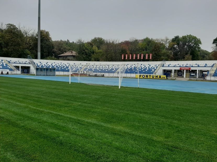 Stadion Poli Iasi gazon tratat cu Super Fifty poza 1 - 30 cot 2019 - 30 octombrie 2019 Gazon Stadion Poli Iasi tratat cu Super Fifty