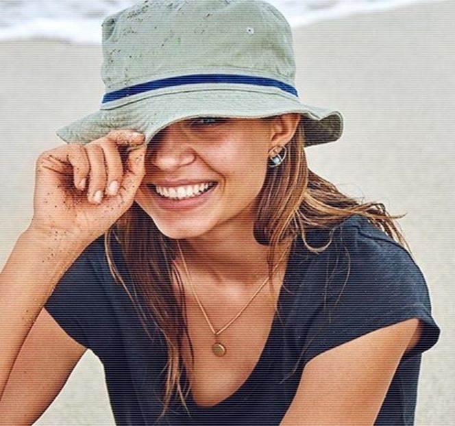 — Iniţiază un alt sărut, de această dată unul mai pasional, iniţiativa fiind a ei de această - 03 Kick senseless my defenses!