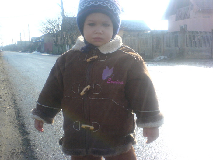 La soare te poti uita dar la el ba