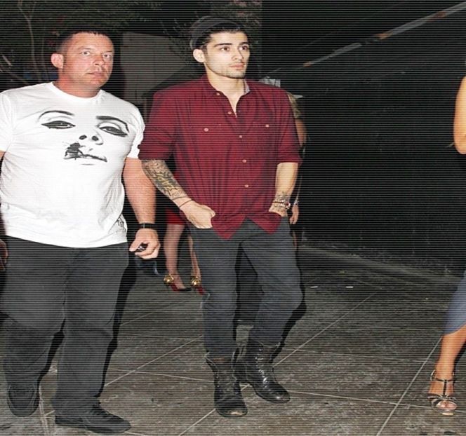 — Când palmele-i rămân asupra taliei ei, modalitatea prin care are lui Josephine revin - 03 Kick senseless my defenses!