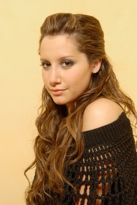 normal_015 - ashley tisdale sedinta foto 5