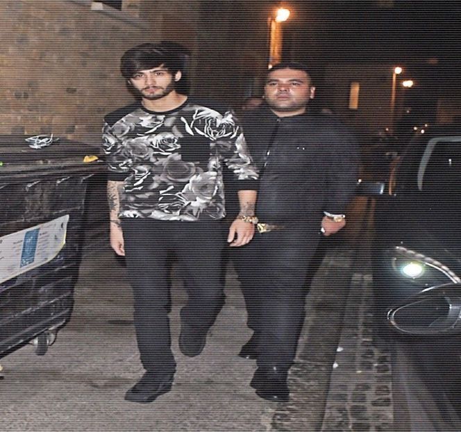 — Ce treptat urcă peste zona abdomenului ei, cu ușurință oprindu-se în dreptul sânilor. Pe - 03 Kick senseless my defenses!