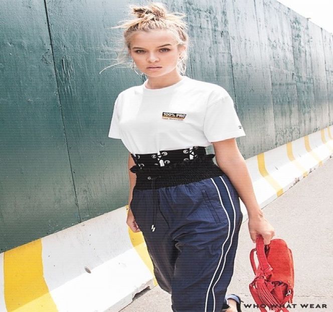 — Acțiunea sa avea un deosebit efect asupra ei, efect evidențiat totodată de sunetele înăbușite - 03 Kick senseless my defenses!