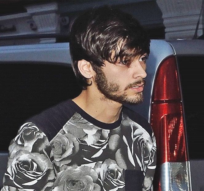 — Și-le de peste aceeași zonă ocupată anterior, anume sânii ei. Și, cu toate că își apleacă atât - 03 Kick senseless my defenses!